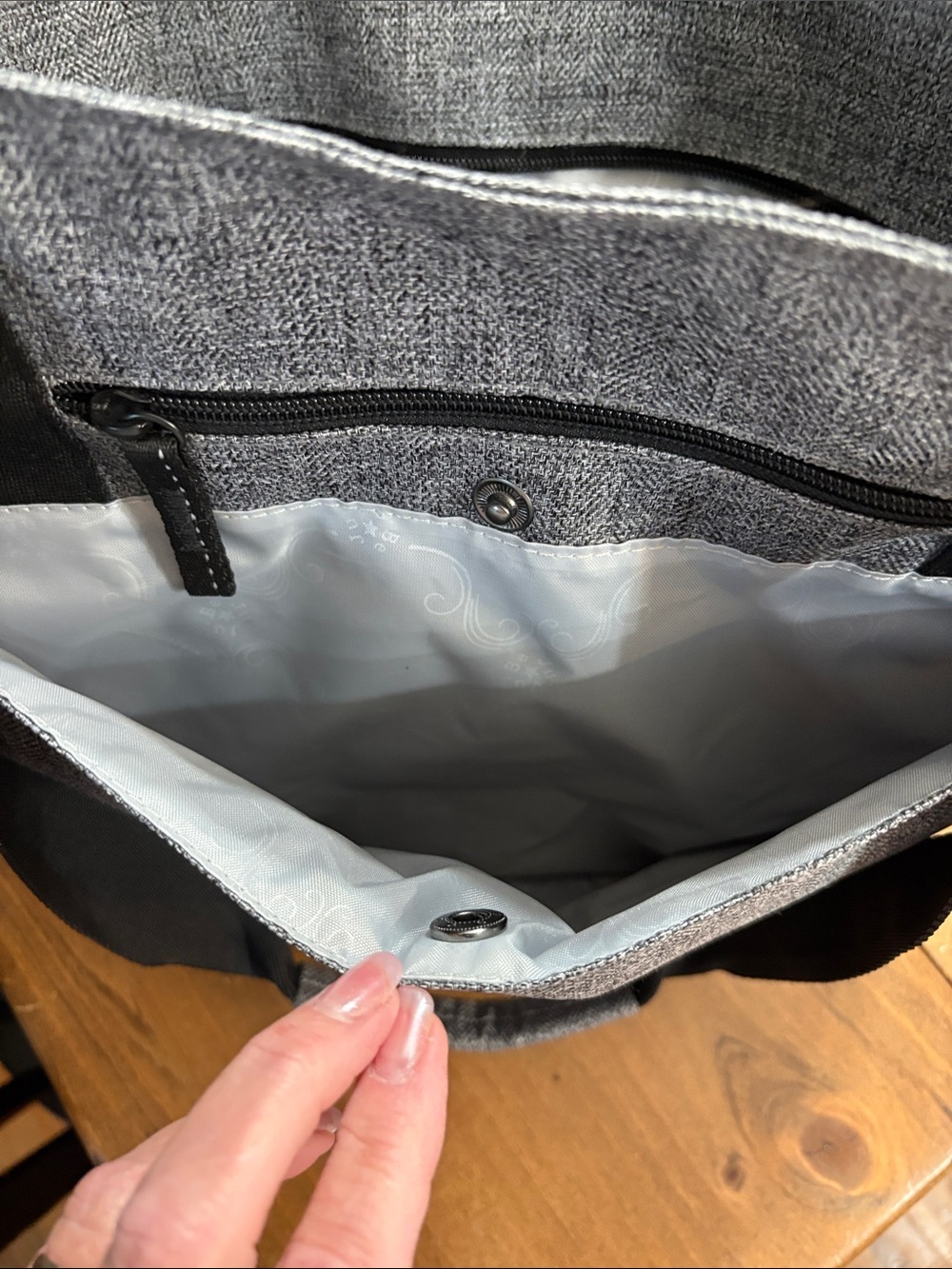 Ju-Ju-Be Encore Diaper Bag In Graphite - Picture 9 of 11